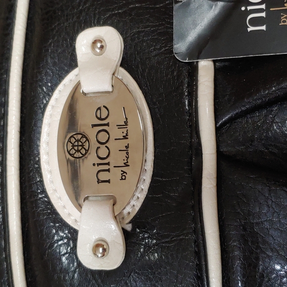 Nicole Miller 🆕 Shiny Leather Shoulder Bag - Picture 4 of 17